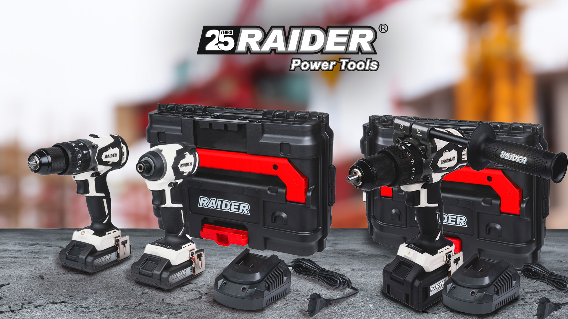 Трите инструмента от White Edition – винтоверт, гайковерт, къртач – подредени елегантно